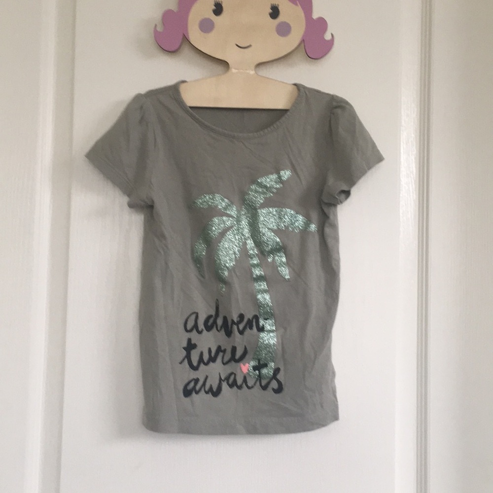 Green H&M size 6-8 tee